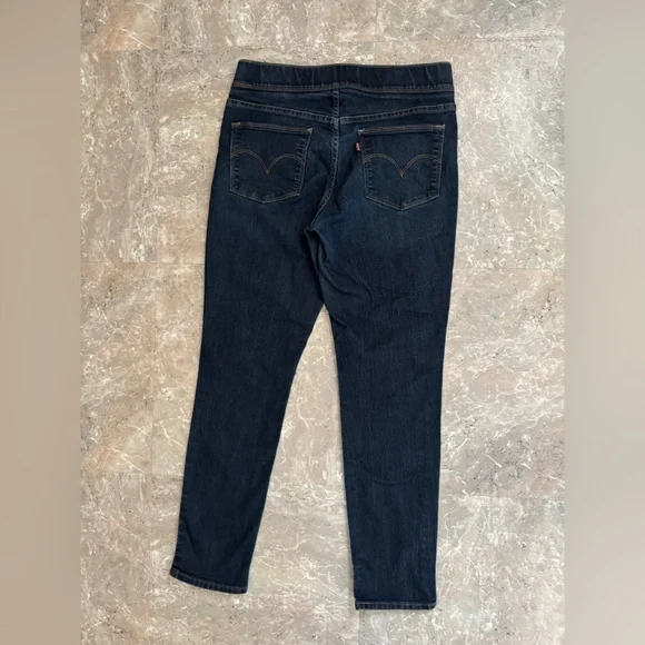 👖 Levi’s Totally Shaping Pullon Jeans. Straight legs. Dark Rinse. Size 8 worn 1x - Picture 7 of 8